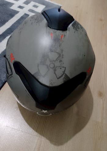 Gri Yılan Desenli Metal Tokalı Motosiklet Kaskı - Görsel 6