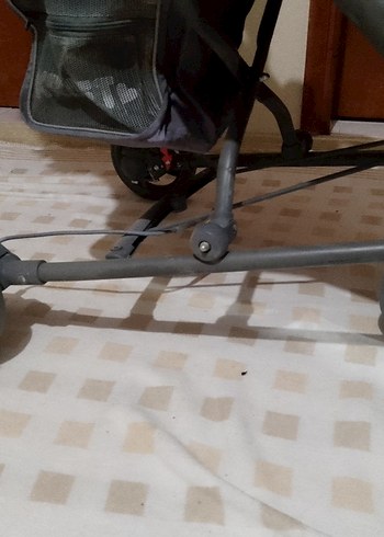 Gri Bebek Arabası Hafif ve Katlanabilir - Görsel 6