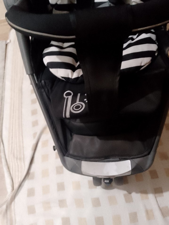 Gri Bebek Arabası Hafif ve Katlanabilir - Görsel 5