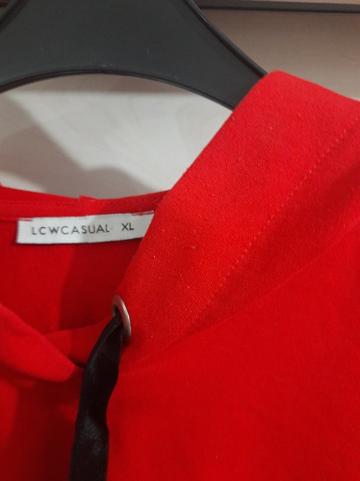 Kırmızı Kapüşonlu Uzun Kollu Sweatshirt - Görsel 3