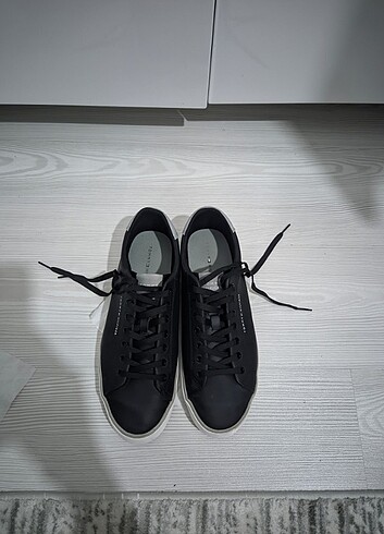 Orijinal 43 numara Tommy Hilfiger