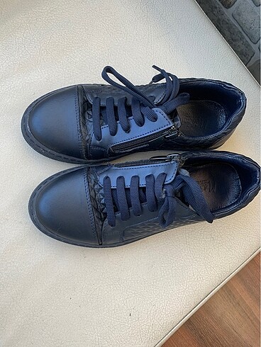34 Beden lacivert Renk Bg store kız çocuk ayakkabı