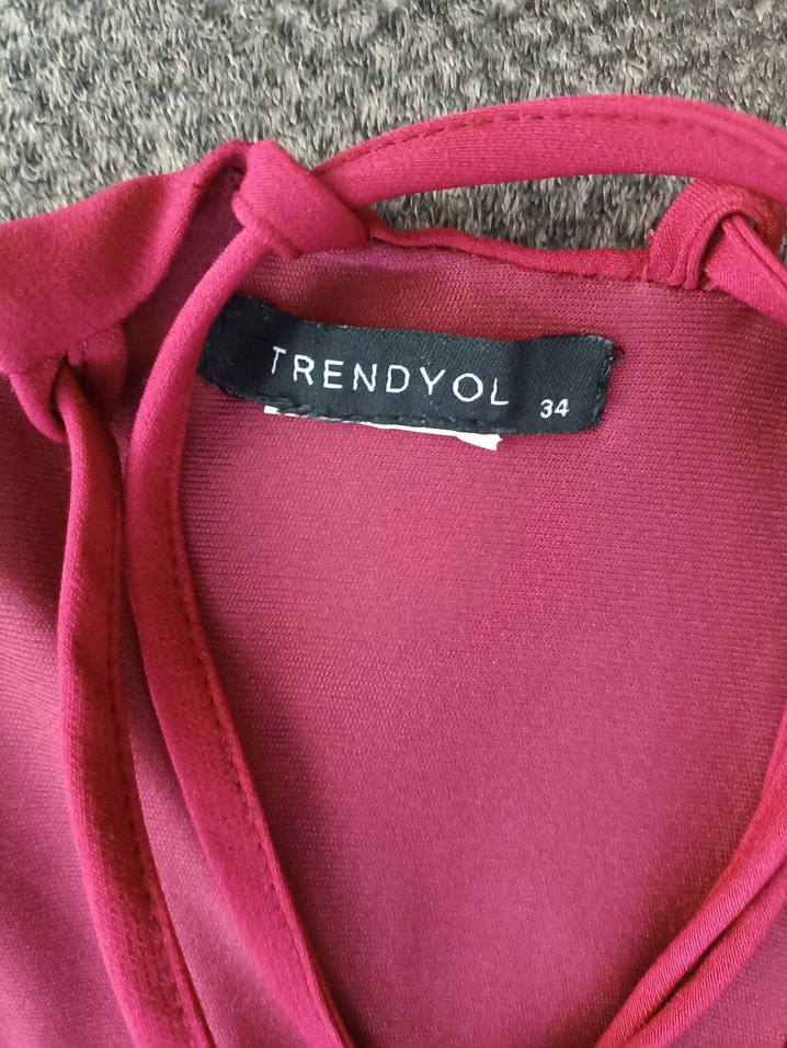 Vişne Rengi V Yaka İnce Askılı Atlet - Görsel 5