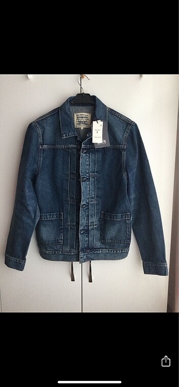 Levis
