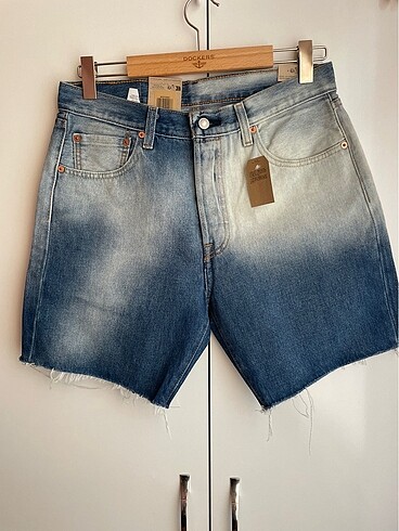 Levis