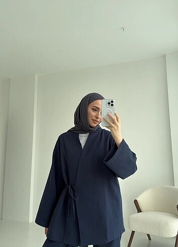 Lacivert yandan bağlamalı kimono
