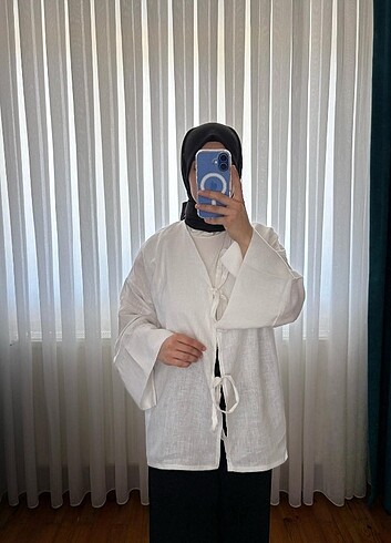 Beyaz bağcıklı kimono
