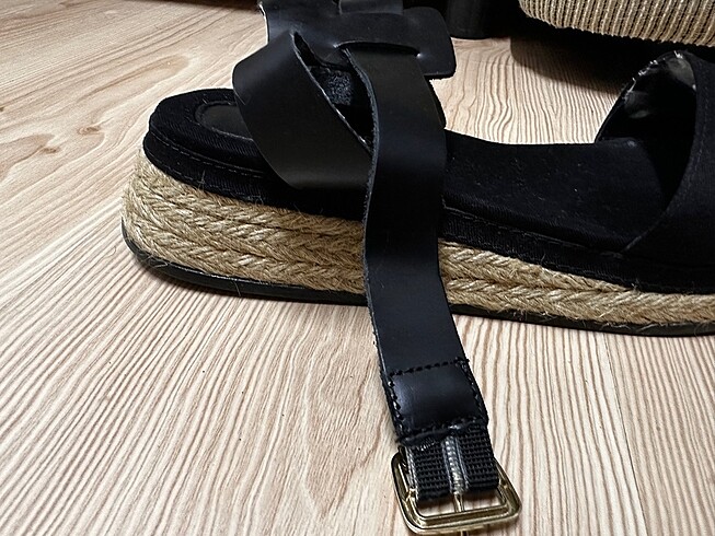 40 Beden Nine West sandalet