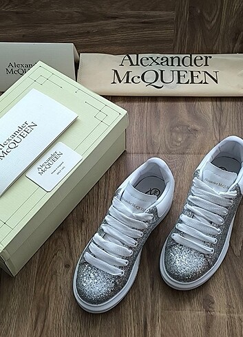 Alexander McQueen ALEXANDER MCQUEEN