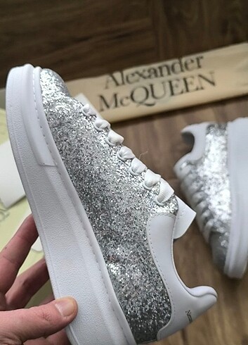 39 Beden beyaz Renk ALEXANDER MCQUEEN