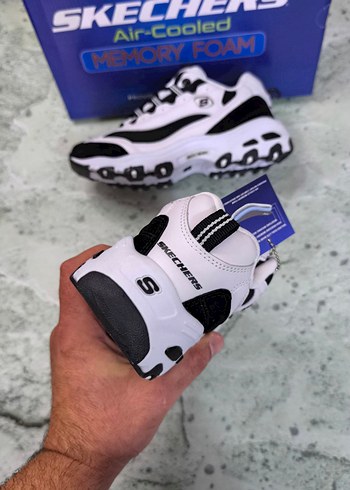 38 Beden beyaz Renk Skechers Beyaz Siyah Spor Ayakkabı
