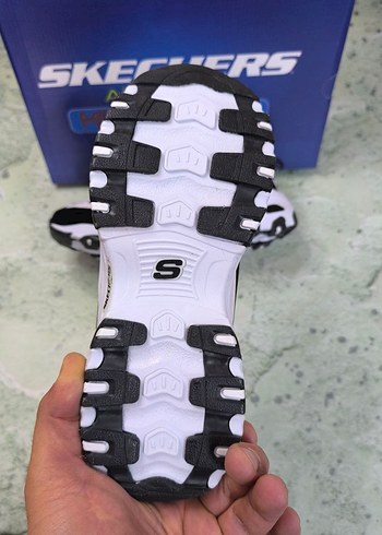 38 Beden Skechers Beyaz Siyah Spor Ayakkabı
