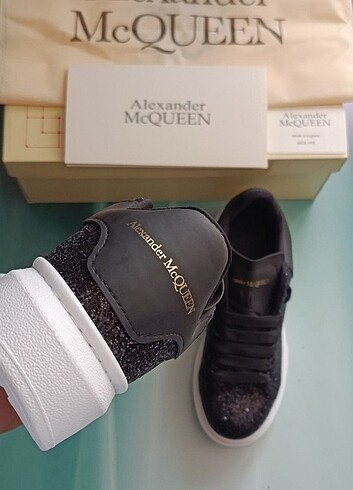 ALEXANDER MCQUEEN ??