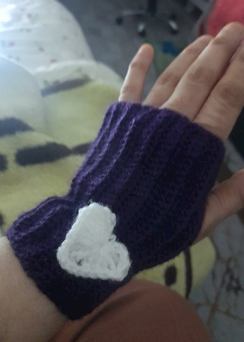 Mor Triko Kadın Eldiveni Kalp Detaylı - Görsel 4