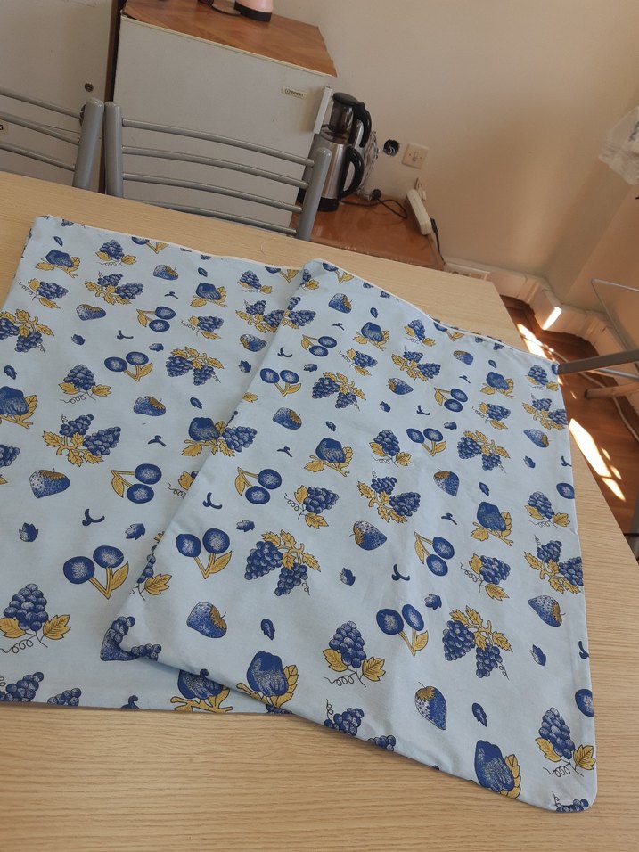 Mavi Baskılı Parlak Yastık Kılıfı - Görsel 3