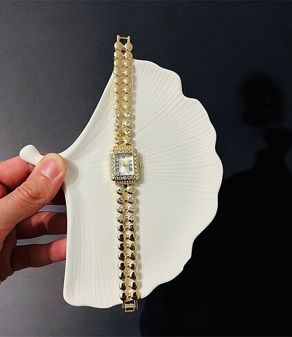 Cartier Model Gold Taşlı Kadın Kol Saati