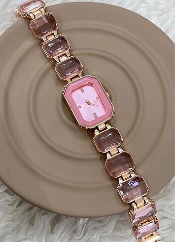 Swarovski Pembe Taşlı Kadın Kol Saati