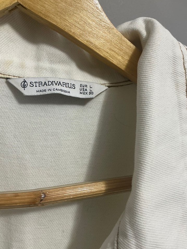 Stradivarius Düğmeli Beyaz Denim Kadın Tulum - Görsel 3