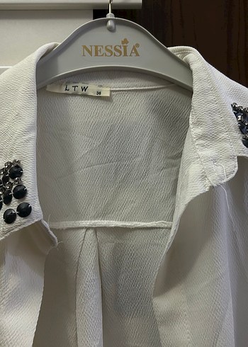 Düğmeli Beyaz Nakışlı Keten Kadın Gömlek - Görsel 2