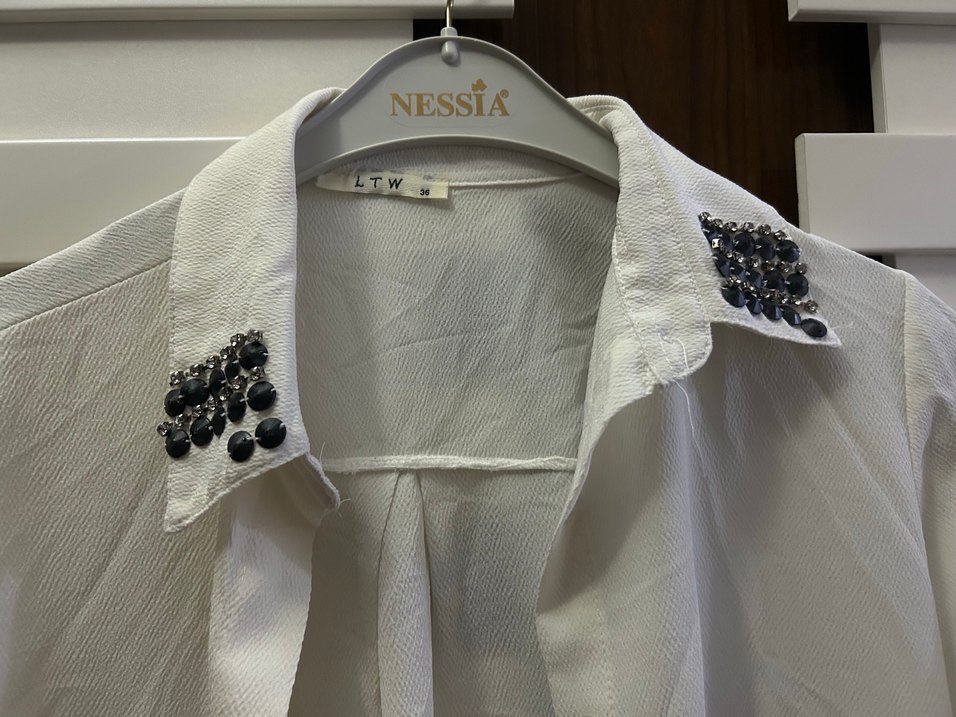 Düğmeli Beyaz Nakışlı Keten Kadın Gömlek - Görsel 2