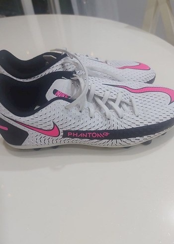 Nike erkek çocuk krampon 36 numara - Görsel 2