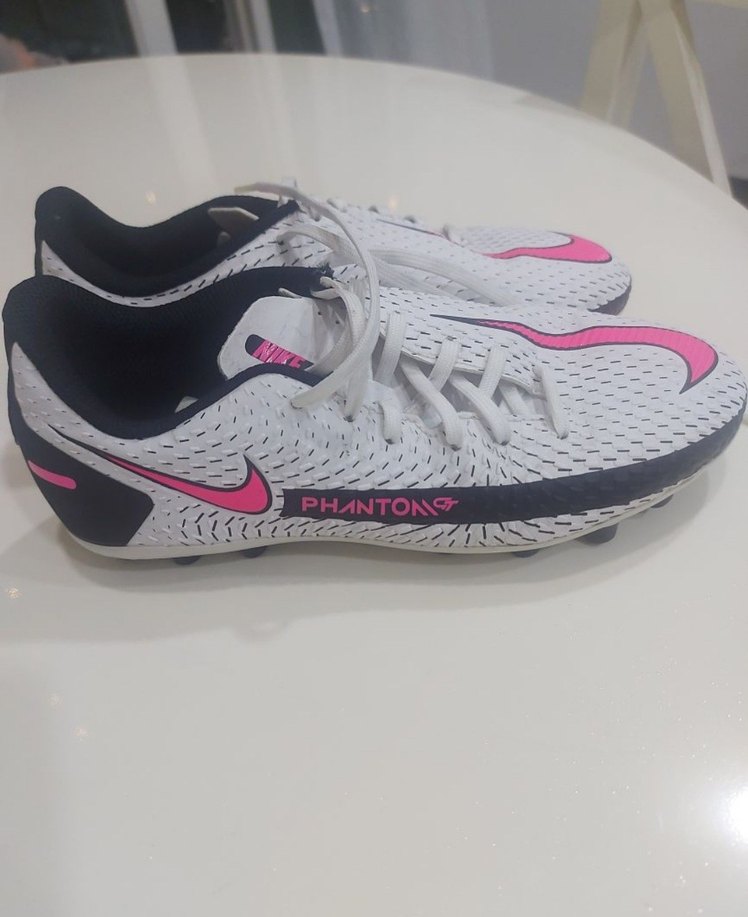 Nike erkek çocuk krampon 36 numara - Görsel 2