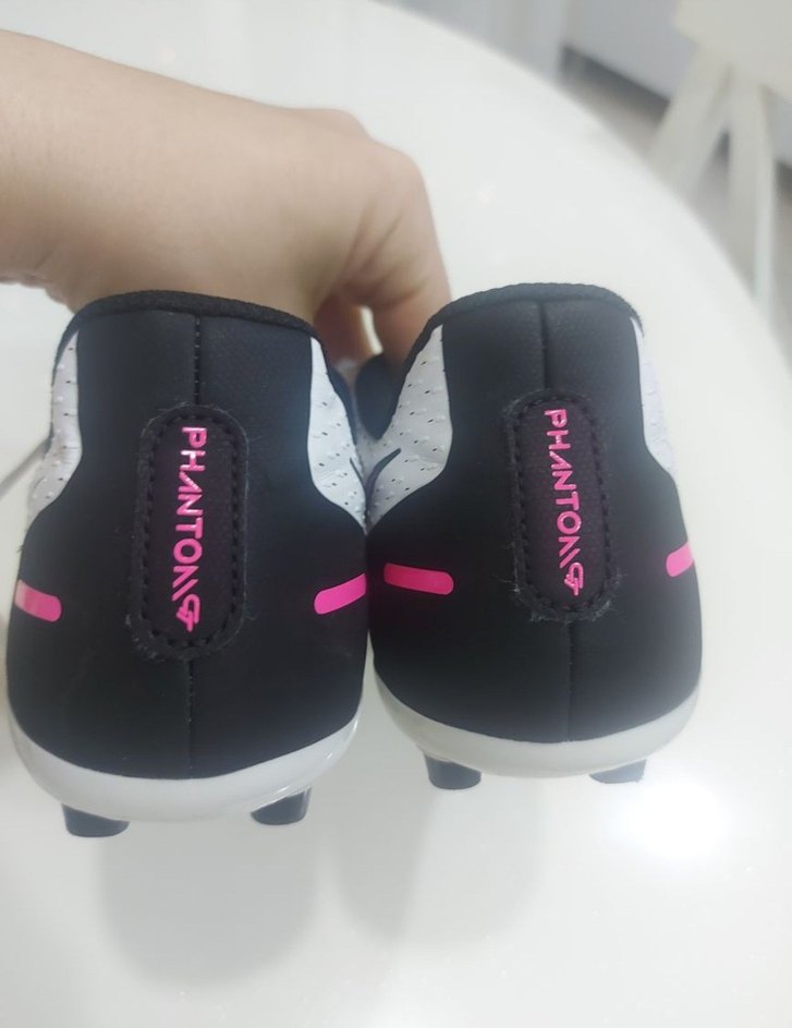 Nike erkek çocuk krampon 36 numara - Görsel 3