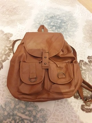 Kahverengi sırt çantası