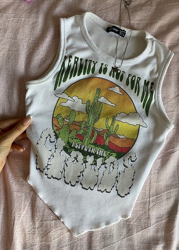 s Beden Baskılı Beyaz Straplez Crop Top