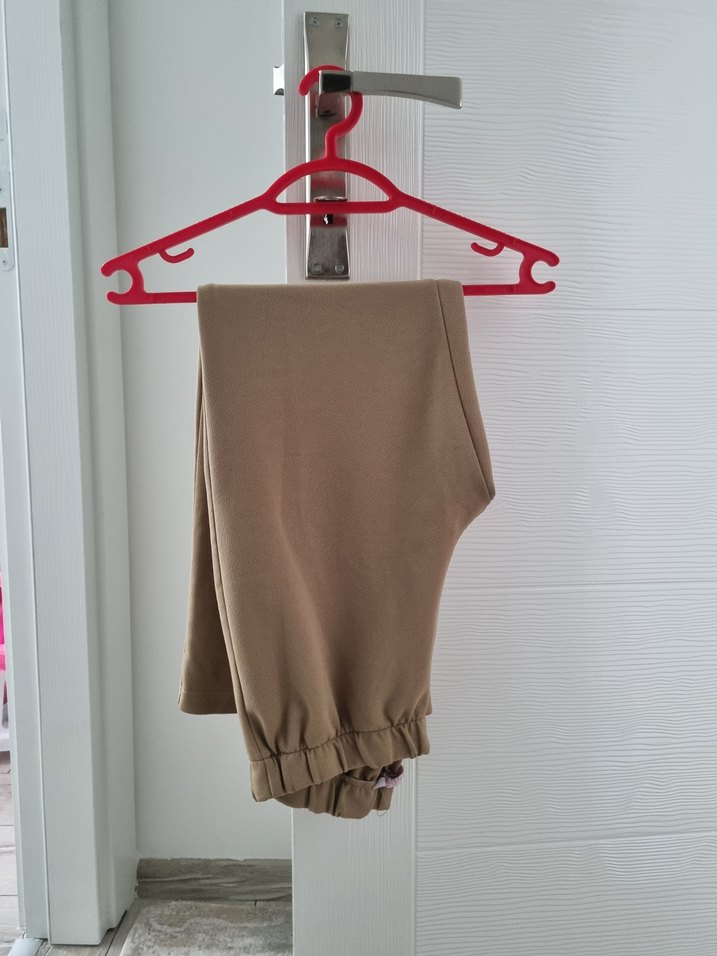 Bej Kemerli Rahat Kesim Kadın Kumaş Pantolon - Görsel 2