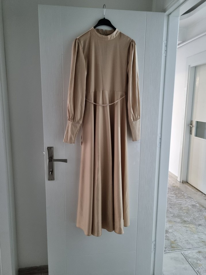 Bej Uzun Kollu Piliseli Kadın Elbise - Görsel 4