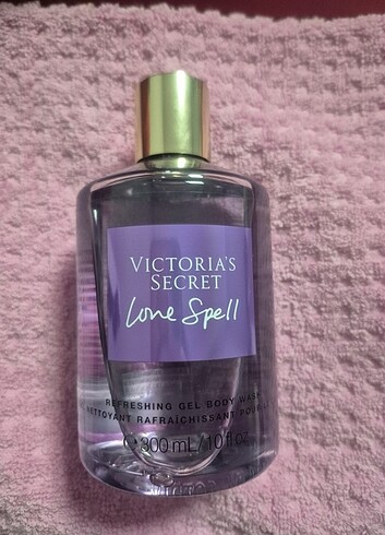 Victoria s Secret Love spell duş jeli