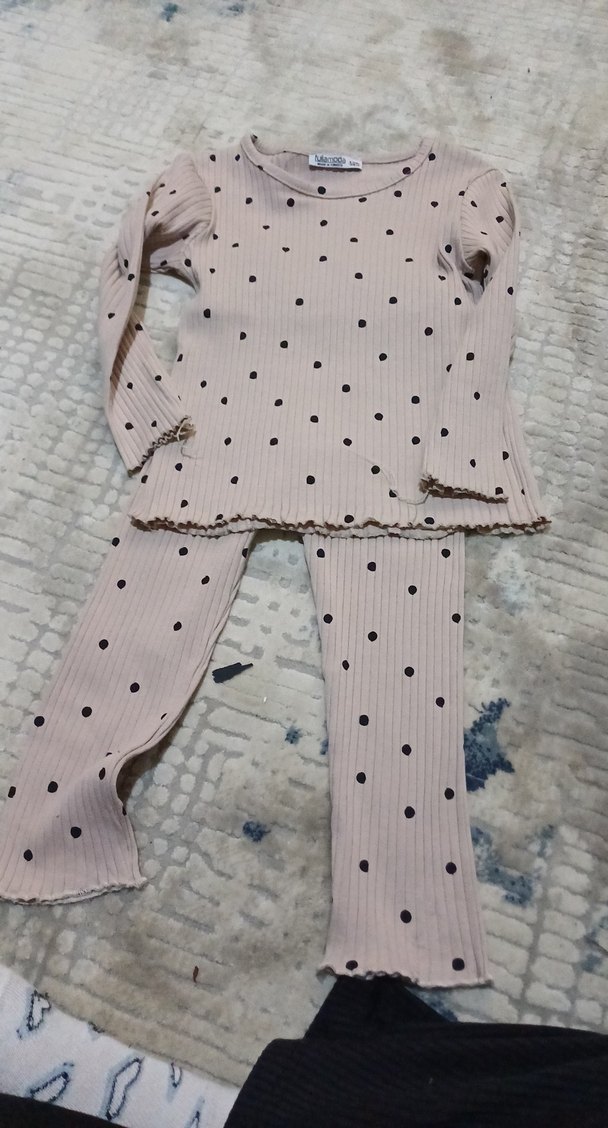 Uzun Kollu Bej Örgü Bebek Kız Takımı - Görsel 2