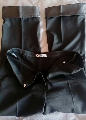 m Beden siyah Renk Derishow Deri Detaylı Pantolon 