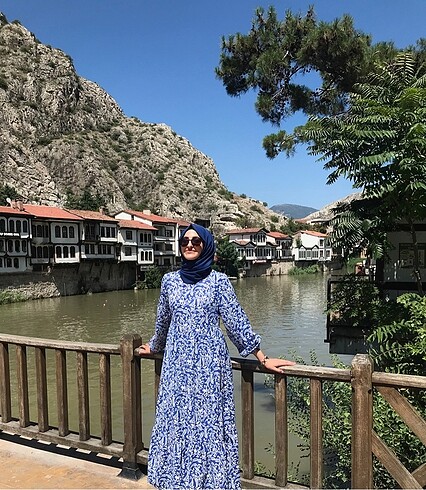 Mavi Desenli Uzun Tesettür Elbise