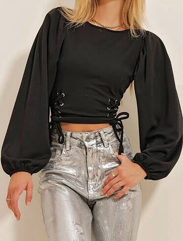 Siyah Crop
