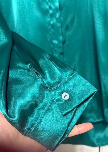 Turkuaz Parlak Saten Kadın Gömlek - Görsel 4