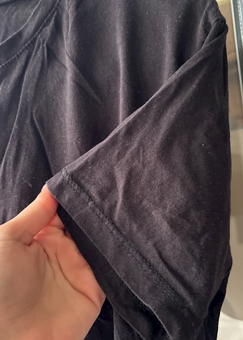 Zincir Detaylı Siyah Kadın Tişört - Görsel 5