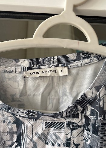 Gri Baskılı Kısa Kollu Kadın Tişört - Görsel 3