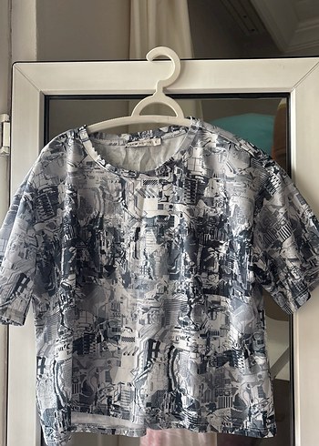 Gri Baskılı Kısa Kollu Kadın Tişört - Görsel 2