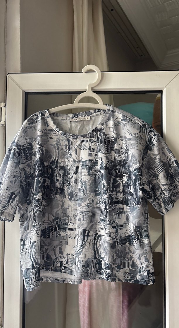 Gri Baskılı Kısa Kollu Kadın Tişört - Görsel 2