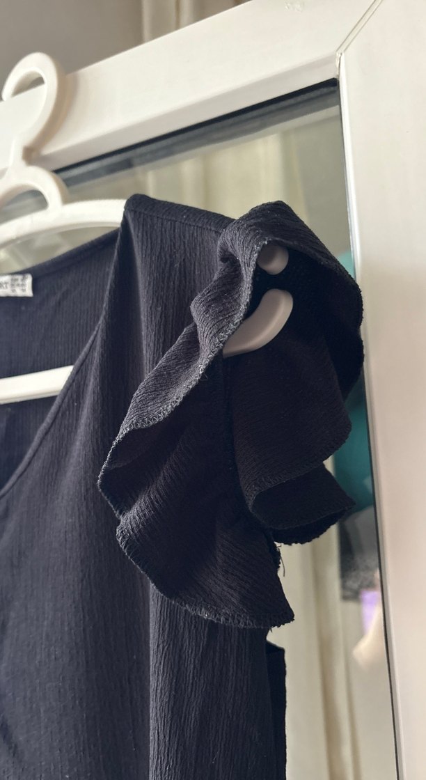 Siyah V Yaka Keten Bluz - Görsel 3