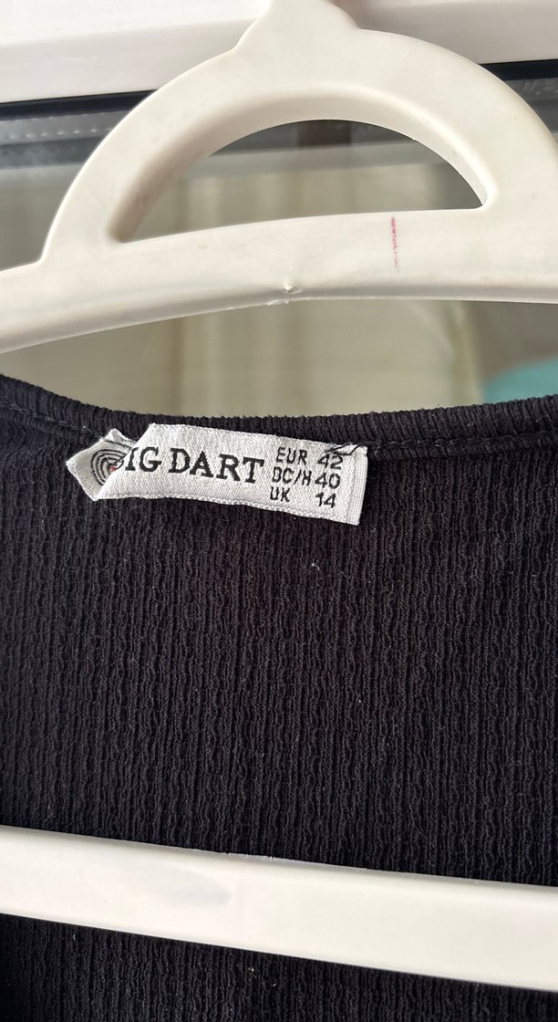 Siyah V Yaka Keten Bluz - Görsel 4