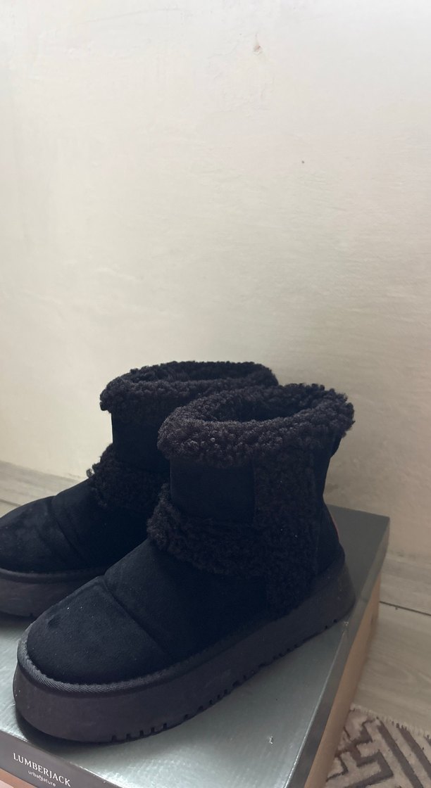 Siyah Kürk Detaylı Platform Topuklu Kadın Botu - Görsel 3