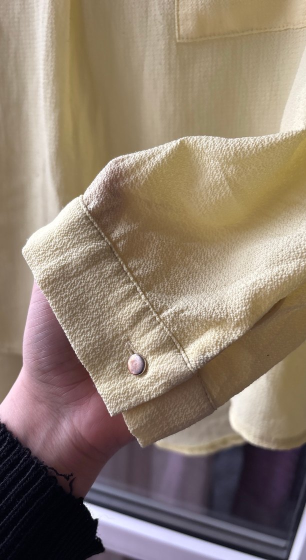 Sarı V Yaka Düğmeli Keten Kadın Gömlek - Görsel 5