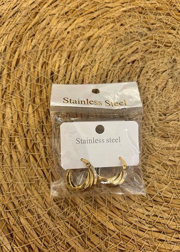 Altın Renkli Mini Kemerli Küpeler - Görsel 2