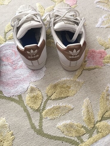 36,5 Beden Adidas ayakkabı