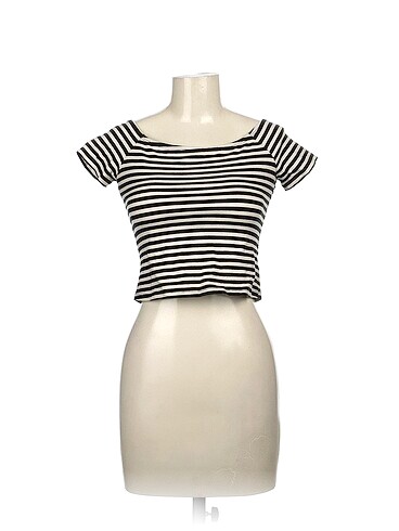 Twist T-shirt %70 İndirimli.