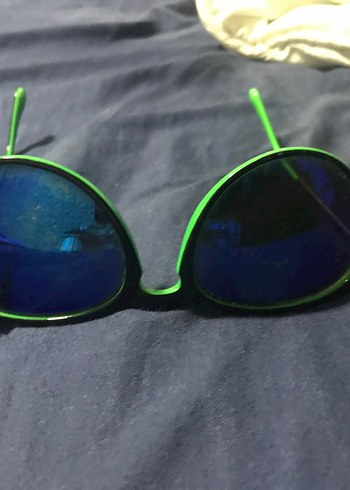 Şeffaf Çerçeveli Mavi Kadın Güneş Gözlüğü - Görsel 2