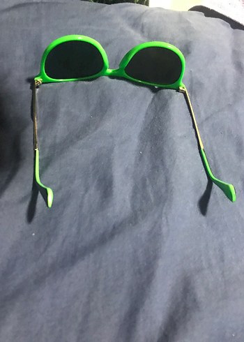 Şeffaf Çerçeveli Mavi Kadın Güneş Gözlüğü - Görsel 4